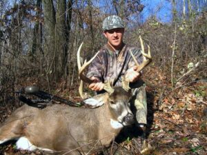 Tom Gatzke kills big Wisconsin Buck